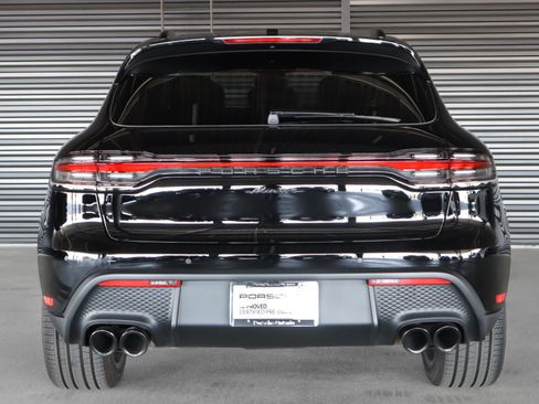Certified 2026 Porsche Macan AWD/4WD image 9