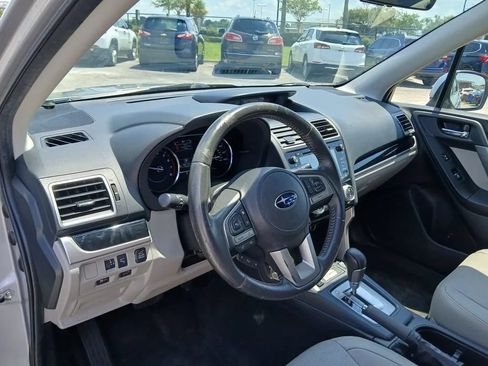 Used 2017 Subaru Forester 2.5i Limited AWD/4WD image 7