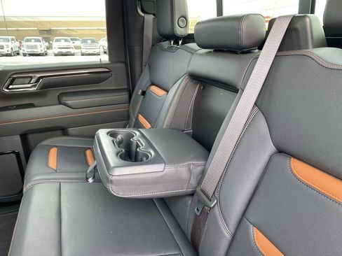 Used 2024 GMC Sierra 2500 AT4 w/ AT4 Premium Plus Package image 33