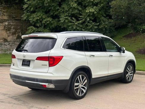 Used 2017 Honda Pilot Touring image 4