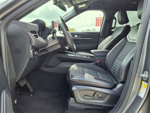 Used 2025 Ford Explorer ST-Line AWD/4WD image 12
