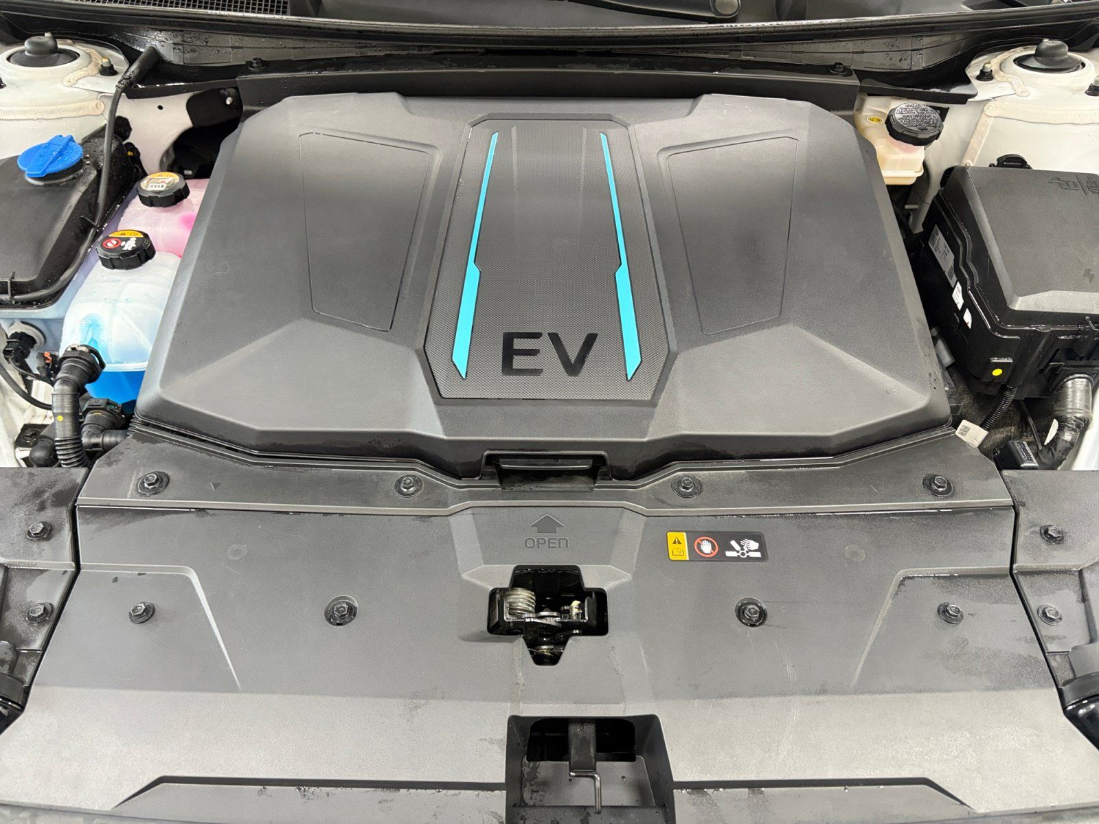 Certified 2024 Hyundai Ioniq 5 Limited AWD/4WD image 21