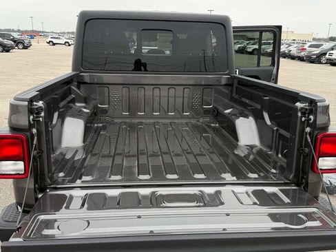 New 2026 Jeep Gladiator Sport image 23