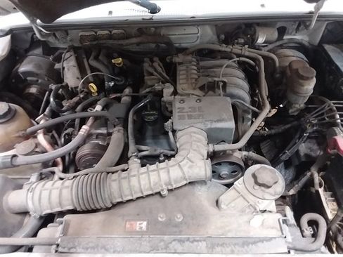 Used 2010 Ford Ranger XL image 9