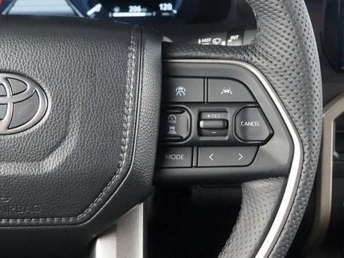 Used 2025 Toyota Tacoma TRD Off-Road image 20