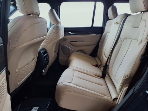 New 2026 Jeep Grand Cherokee Limited image 9