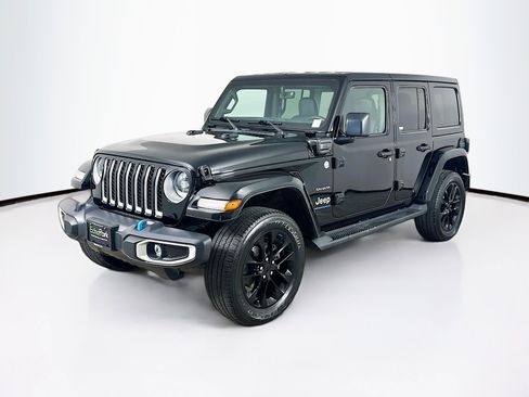 Used 2023 Jeep Wrangler Unlimited Sahara w/ Cold Weather Group AWD/4WD image 3