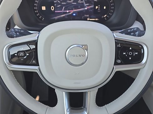 New 2026 Volvo XC60 B5 Ultra w/ Climate Package image 13