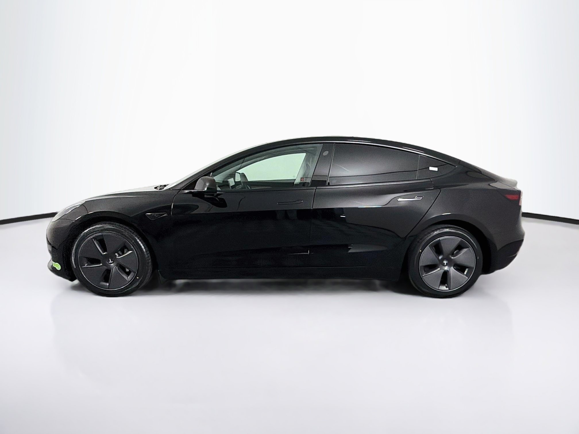 Used 2023 Tesla Model 3 Standard Range RWD image 4