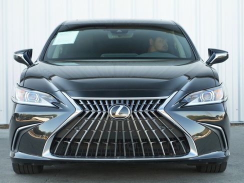 Used 2023 Lexus ES 300h w/ Premium Package image 6