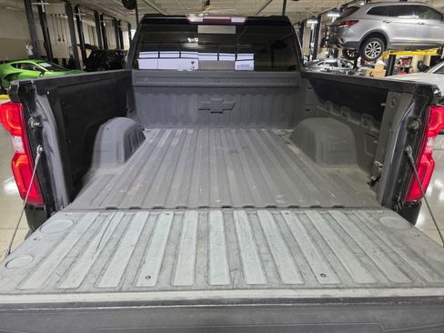 Used 2020 Chevrolet Silverado 1500 LT Trail Boss w/ Midnight Edition image 15