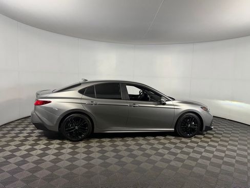 Used 2025 Toyota Camry SE w/ Convenience Package FWD image 5