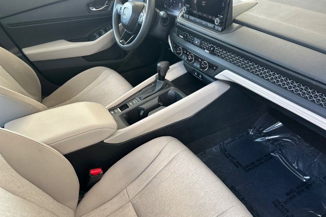Certified 2025 Honda Accord SE image 17