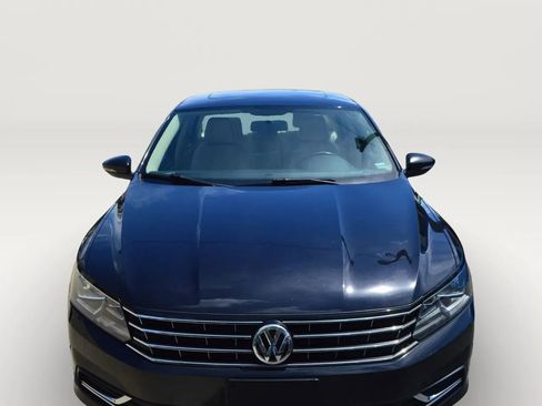 Used 2017 Volkswagen Passat 1.8T SE FWD image 1