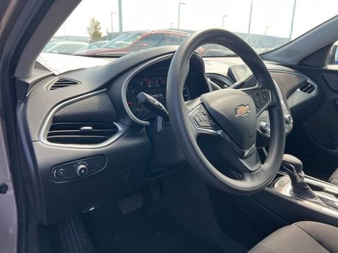Used 2024 Chevrolet Malibu LT image 9