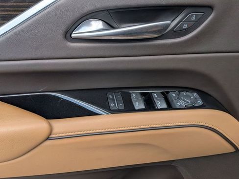 Used 2021 Cadillac Escalade Premium Luxury image 15