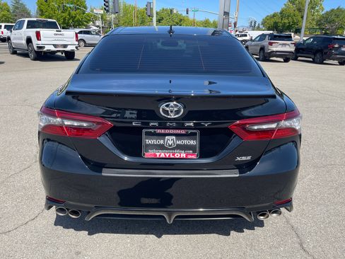 Used 2022 Toyota Camry XSE FWD image 6