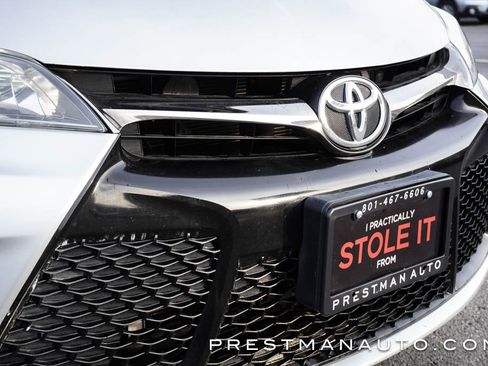 Used 2016 Toyota Camry SE image 19