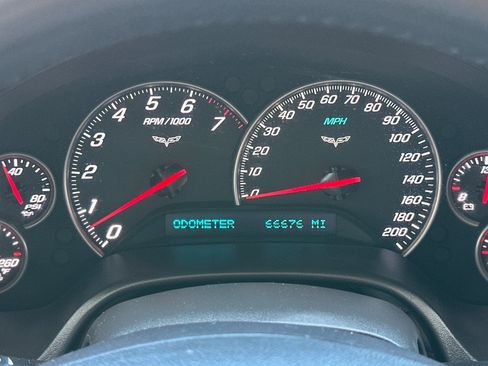 Used 2007 Chevrolet Corvette Coupe w/ Preferred Equipment Group RWD image 34