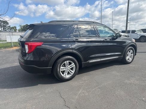 Used 2021 Ford Explorer XLT image 5