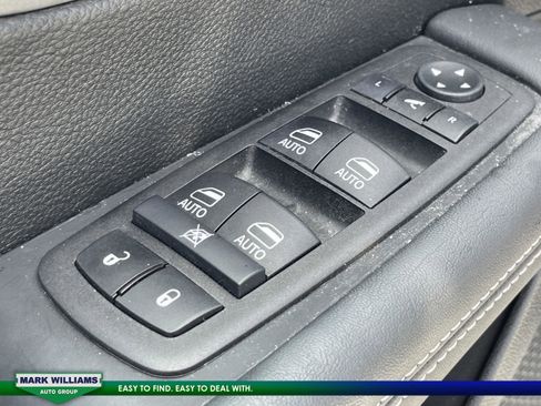 Used 2024 Chrysler Pacifica Limited w/ S Appearance Package image 12