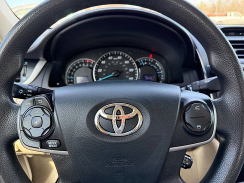 Used 2012 Toyota Camry LE image 22
