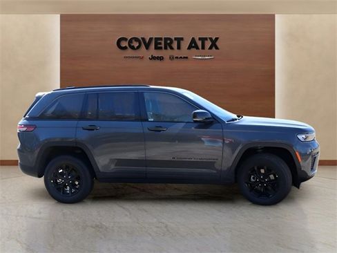 New 2026 Jeep Grand Cherokee Altitude image 6