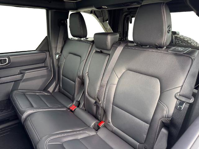 Certified 2025 Ford Bronco Outer Banks w/ Sasquatch Package AWD/4WD image 13