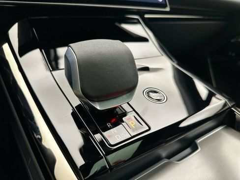 New 2026 Land Rover Range Rover Sport SE AWD/4WD image 12