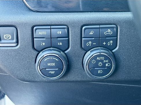 Used 2024 Chevrolet Silverado 1500 LTZ AWD/4WD image 11