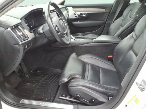 Used 2022 Volvo S90 B6 Inscription w/ Advanced Package image 17