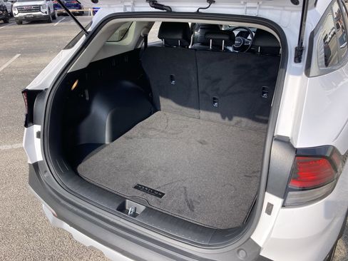 Used 2025 Kia Sportage EX image 22