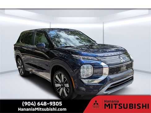 New 2025 Mitsubishi Outlander SE image 1