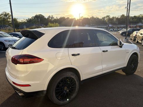 Used 2017 Porsche Cayenne S Platinum image 7