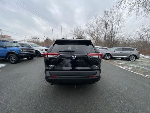 Used 2020 Toyota RAV4 XLE image 30