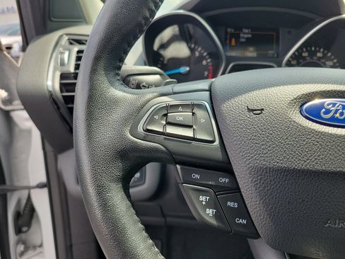 Certified 2017 Ford Escape Titanium w/ Equipment Group 301A AWD/4WD image 24