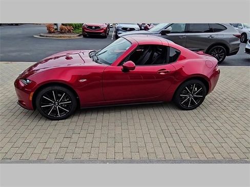 Used 2025 MAZDA MX-5 Miata RF Grand Touring image 33