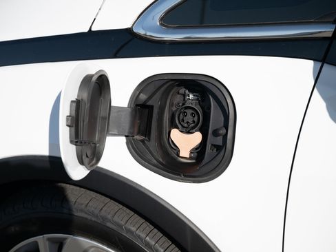 Used 2022 Chevrolet Bolt LT image 11