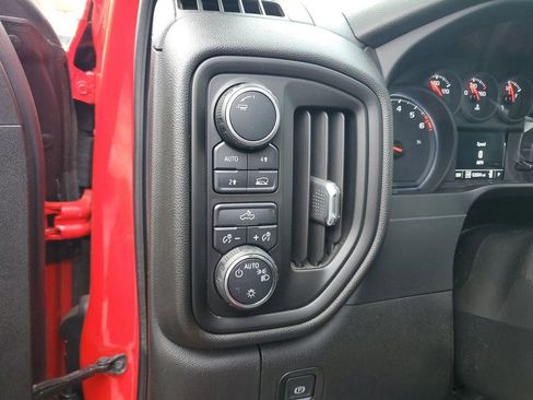 Used 2020 Chevrolet Silverado 1500 Custom w/ Custom Value Package image 15