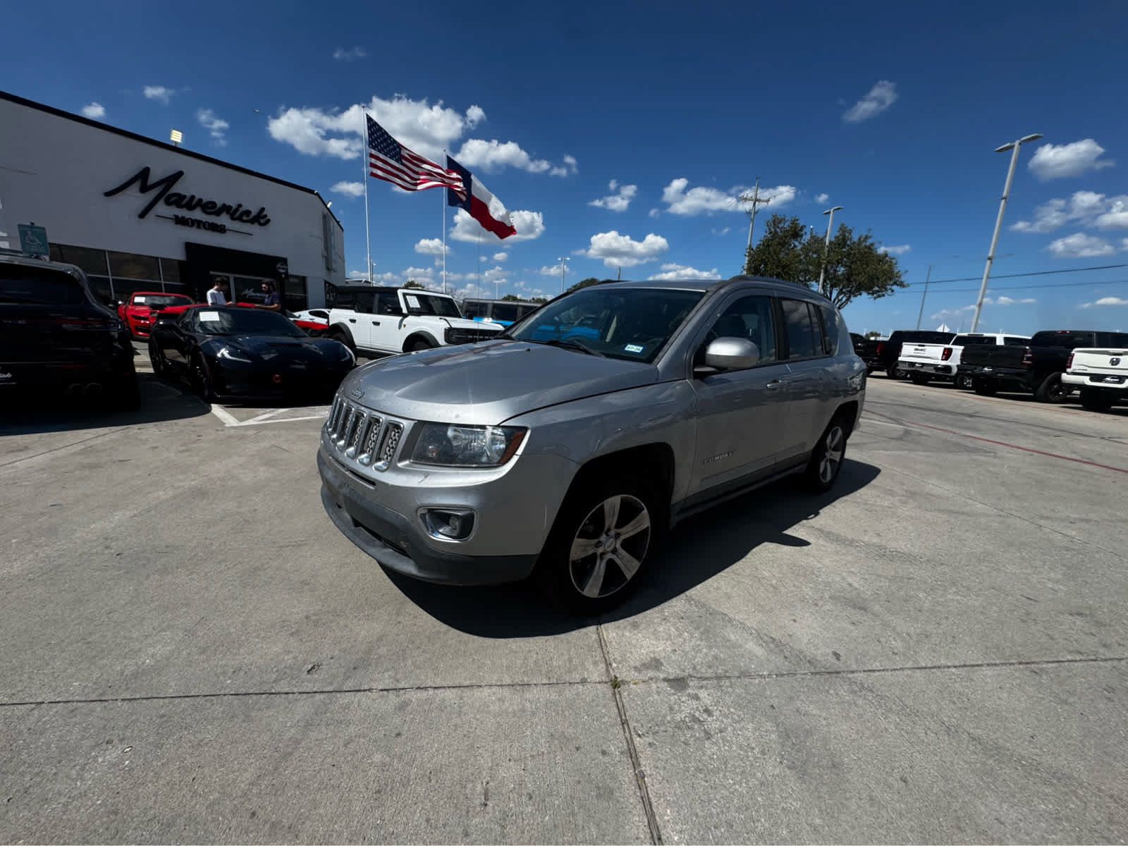 Used 2016 Jeep Compass High Altitude FWD image 1