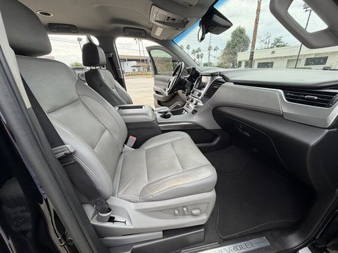 Used 2020 Chevrolet Suburban LT RWD image 16