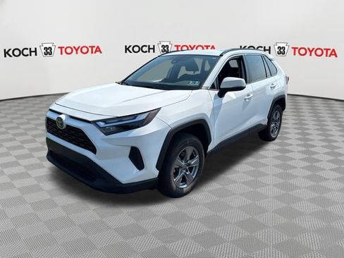 Certified 2022 Toyota RAV4 XLE AWD/4WD image 3