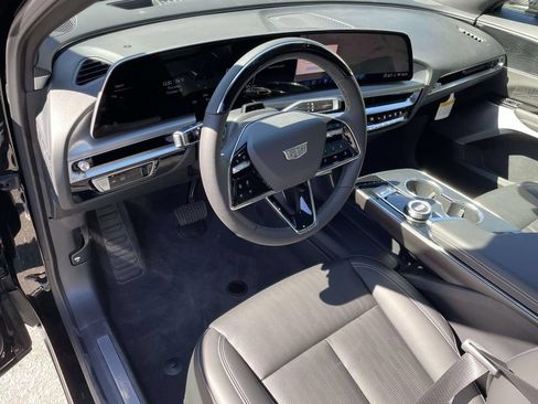 New 2026 Cadillac Lyriq Premium Luxury AWD/4WD image 19