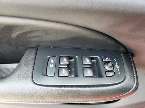 Certified 2024 Volvo S60 B5 Plus AWD/4WD image 17