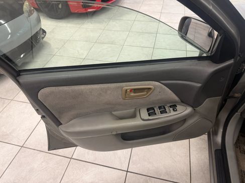 Used 2000 Toyota Camry CE w/ Value Pkg 1 FWD image 13