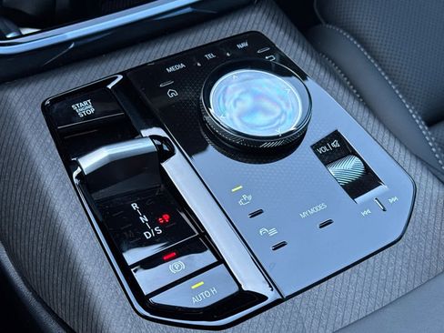 Used 2025 BMW X3 xDrive30i w/ Premium Package image 23