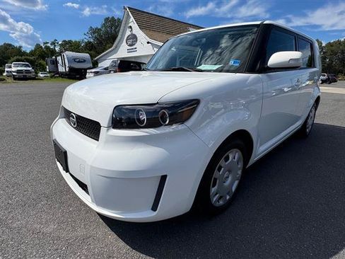 Used 2008 Scion xB FWD image 10
