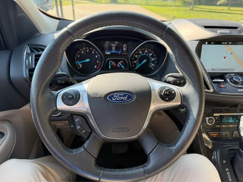 Used 2016 Ford Escape Titanium w/ Equipment Group 301A AWD/4WD image 18