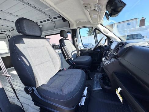 Used 2025 RAM ProMaster 2500 w/ Crew Van Package FWD image 21