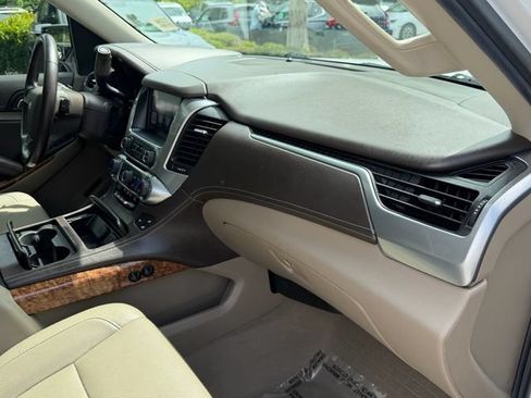 Used 2019 Chevrolet Tahoe Premier AWD/4WD image 17